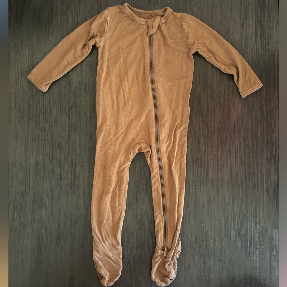 Kyte Baby Zippered Footie in Coffee Size 6-12 Months